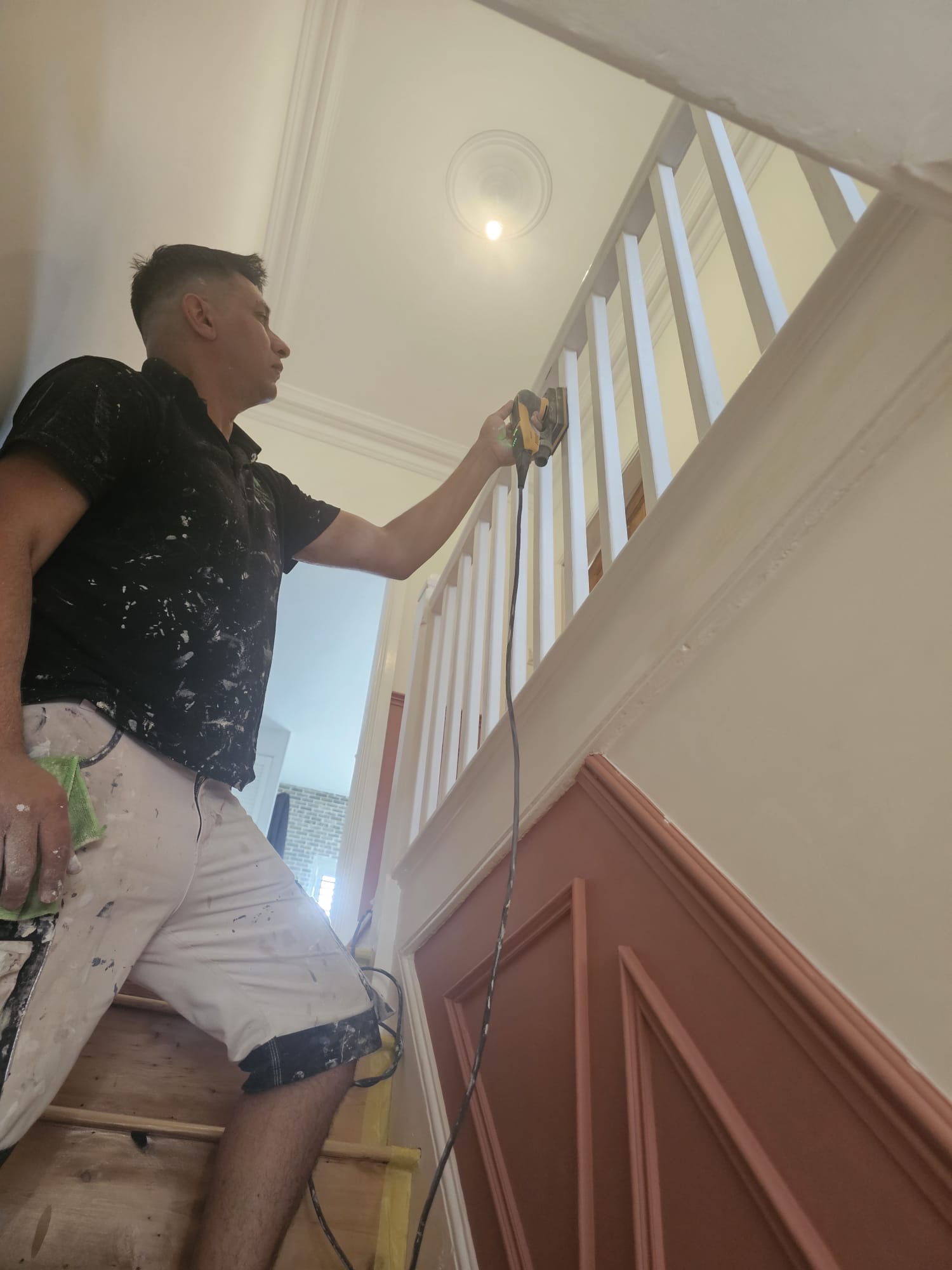 Sanding with Dust Extraction