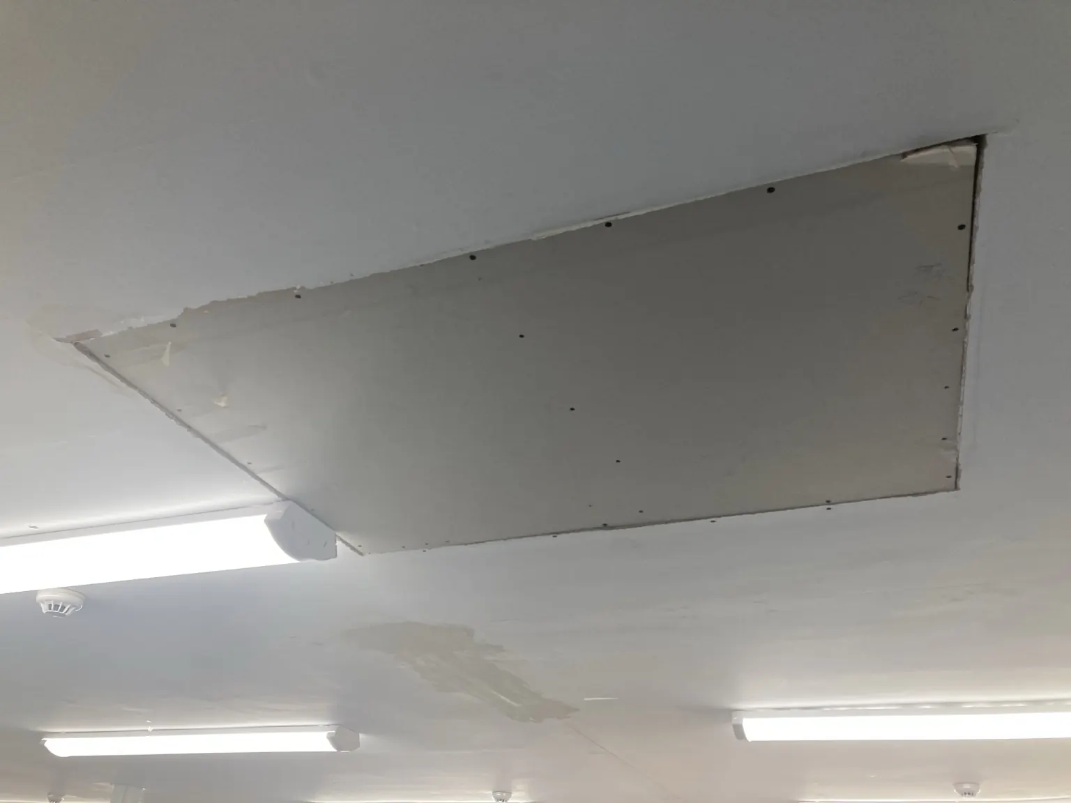 Ceiling repairs & plasterboard replacement